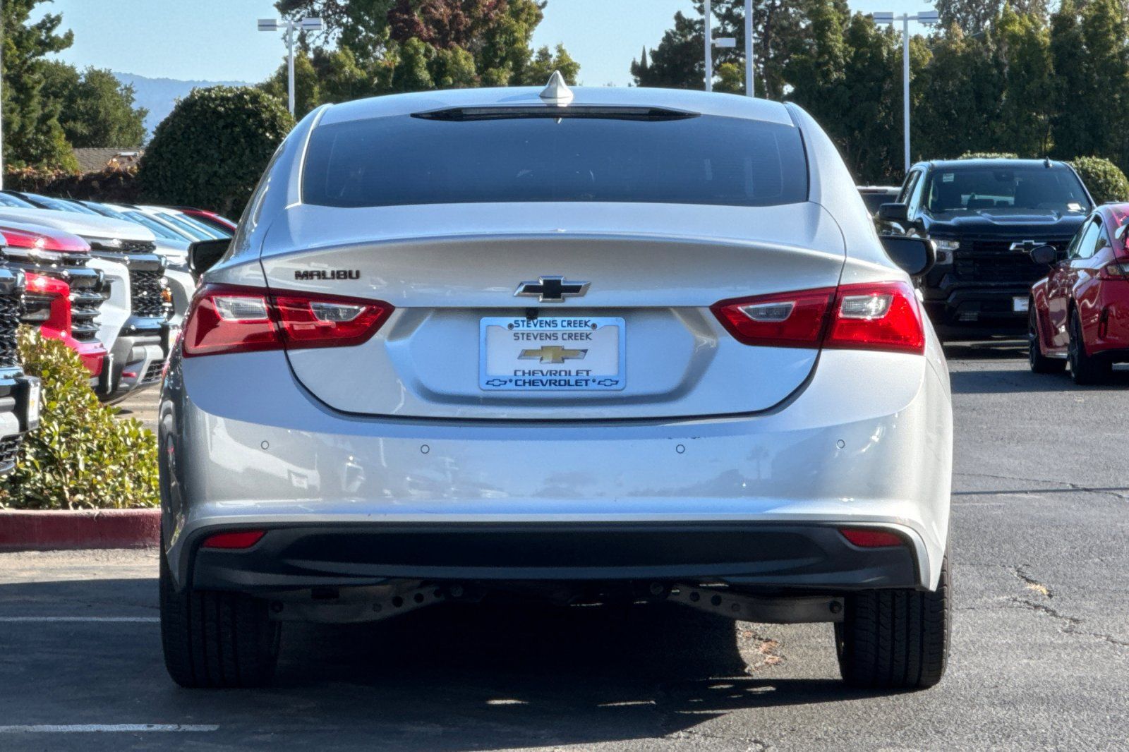 Used 2018 Chevrolet Malibu LT w/ Leather Package FWD image 6