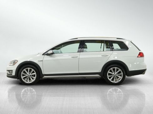 Used 2017 Volkswagen Golf Alltrack SE image 2