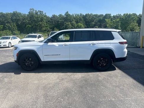 Used 2024 Jeep Grand Cherokee L Altitude AWD/4WD image 6