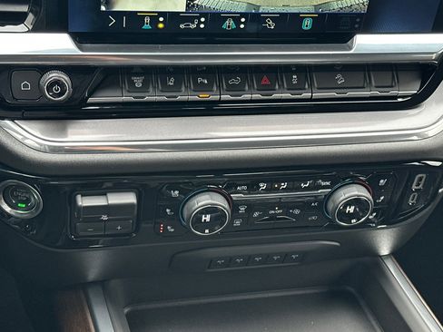 Used 2024 Chevrolet Silverado 2500 High Country w/ High Country Premium Package image 20