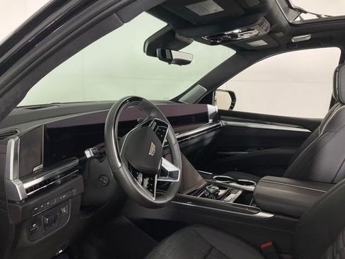 Used 2025 Cadillac Escalade V AWD/4WD image 19