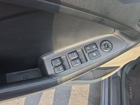 Used 2016 Kia Forte LX w/ LX Popular Plus Package FWD image 10