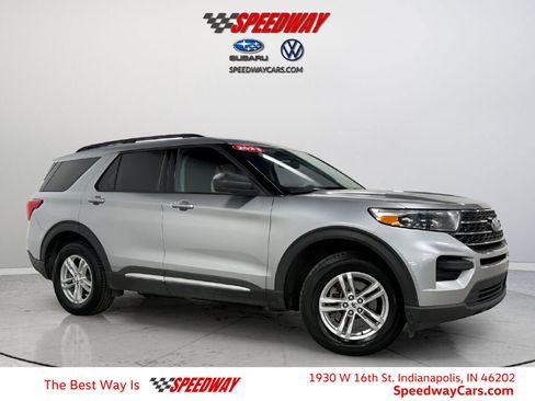 Used 2023 Ford Explorer XLT image 1