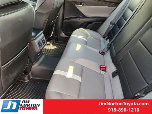 Used 2025 Toyota Camry SE image 31
