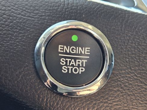 Used 2023 Ford Edge Titanium AWD/4WD image 19
