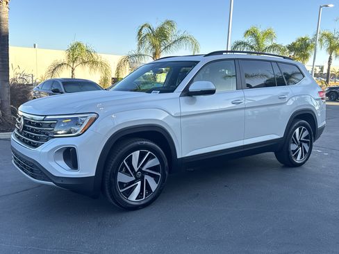Used 2026 Volkswagen Atlas SE FWD image 4