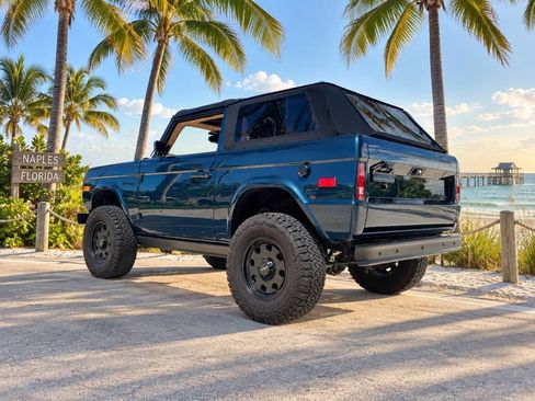 Used 2025 Ford Bronco Badlands AWD/4WD image 8