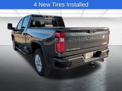 Used 2020 Chevrolet Silverado 2500 High Country w/ Z71 Off-Road Package image 2
