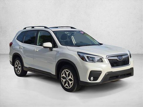 Used 2021 Subaru Forester Premium AWD/4WD image 3