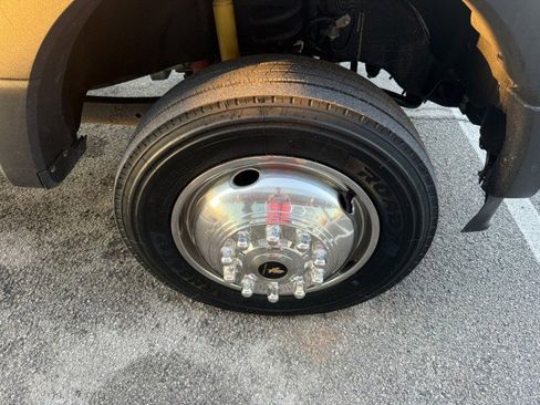 Used 2021 Ford F550 4x4 SuperCab Super Duty image 14