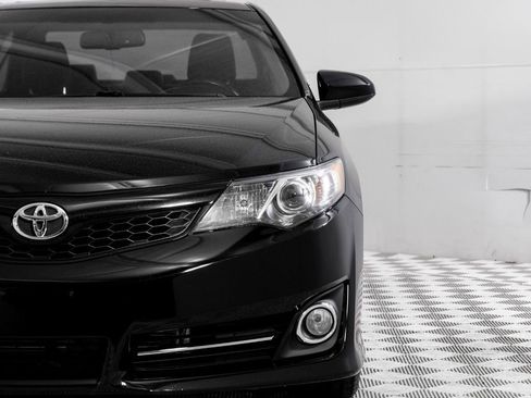 Used 2014 Toyota Camry SE w/ Leather Package image 47