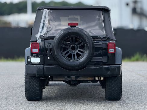 Used 2015 Jeep Wrangler Unlimited Sport w/ Quick Order Package 24S AWD/4WD image 4