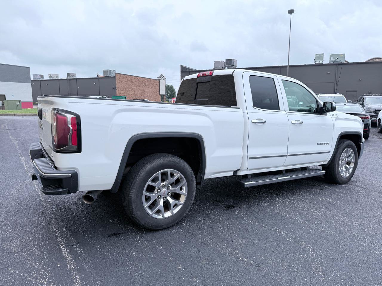 Used 2018 GMC Sierra 1500 SLT w/ SLT Premium Package AWD/4WD image 5