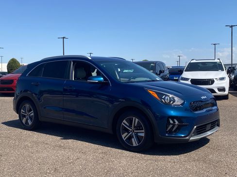 Used 2022 Kia Niro EX Premium FWD image 7