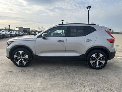 Certified 2025 Volvo XC40 B5 Plus image 5