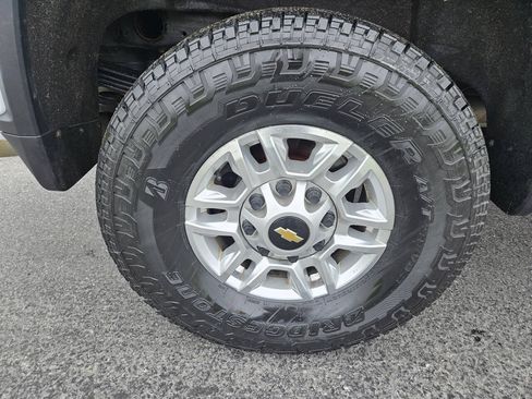 Used 2022 Chevrolet Silverado 2500 LT w/ Convenience Package AWD/4WD image 13