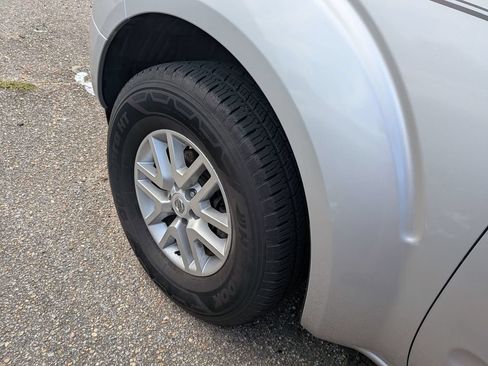 Used 2017 Nissan Frontier SV RWD image 6