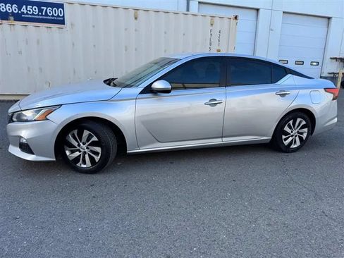 Used 2019 Nissan Altima 2.5 S FWD image 3