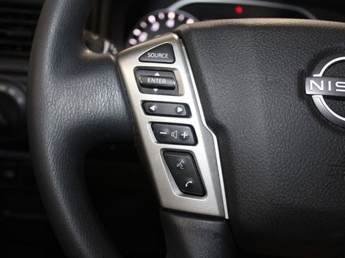 Used 2024 Nissan Titan SV image 34