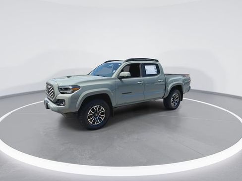 Used 2023 Toyota Tacoma TRD Sport AWD/4WD image 4