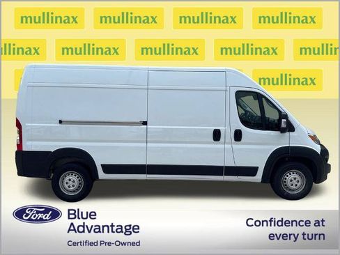 Used 2024 RAM ProMaster 2500 w/ Convenience Group FWD image 2