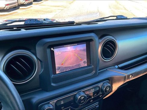 Used 2020 Jeep Gladiator Sport w/ Quick Order Package 24S image 11