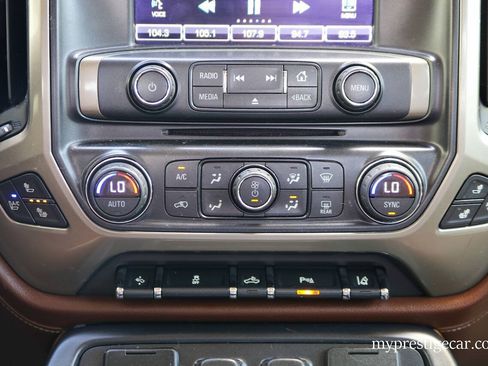 Used 2015 Chevrolet Silverado 1500 High Country w/ High Country Premium Package AWD/4WD image 34