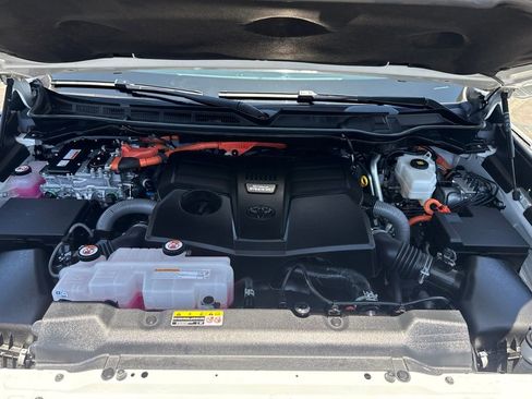 Used 2025 Toyota Sequoia Limited w/ Tow Technology Package AWD/4WD image 27