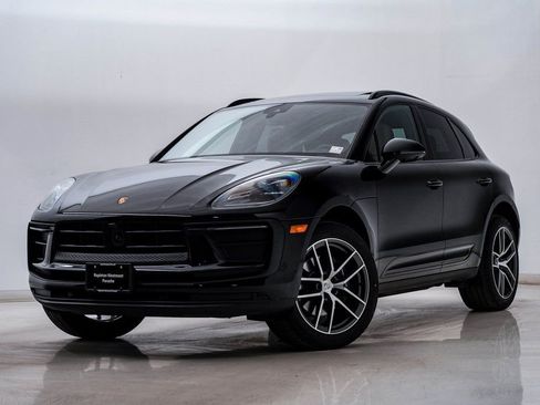 Certified 2025 Porsche Macan image 1