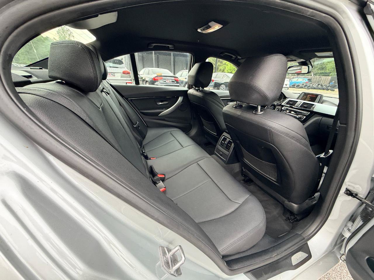 Used 2016 BMW 328i Sedan RWD image 12