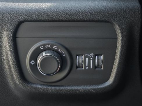 New 2025 Jeep Grand Cherokee Laredo X w/ Luxury Tech Group I image 37