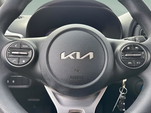 Used 2023 Kia Soul LX image 10