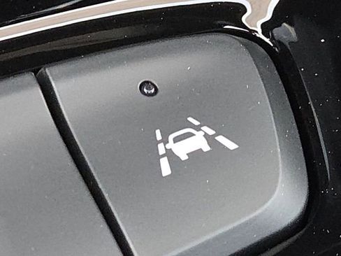 New 2026 Chevrolet Trax RS w/ Sunroof Package image 9