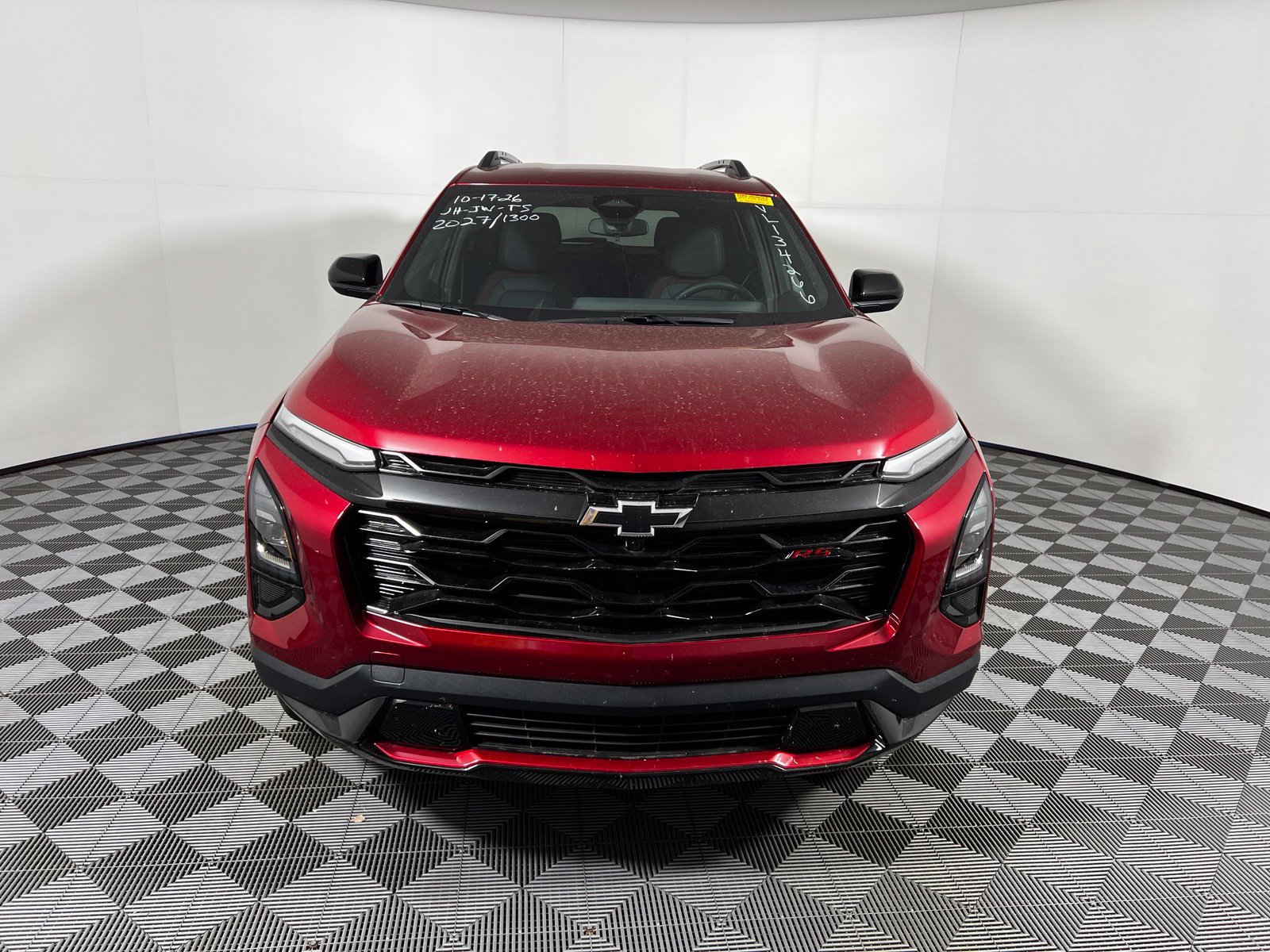 Used 2027 Chevrolet Equinox RS FWD image 2