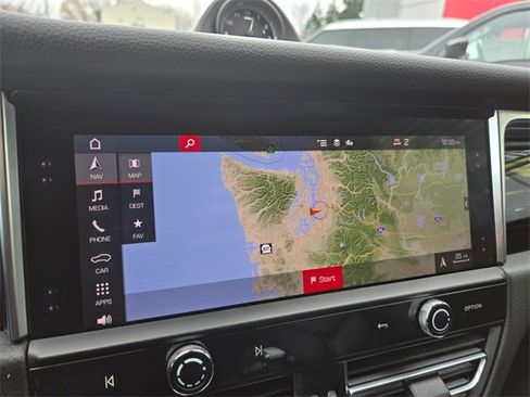 Used 2024 Porsche Macan Base image 25