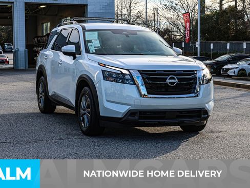 Certified 2025 Nissan Pathfinder SV image 5