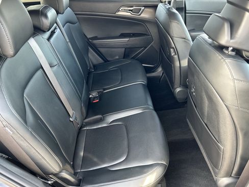 Used 2025 Kia Sportage EX image 12