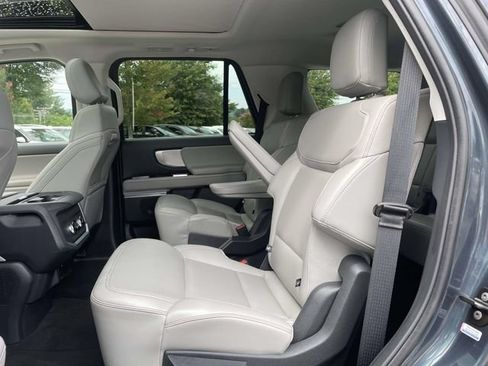 Certified 2025 Ford Expedition Active AWD/4WD image 15