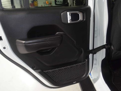 Used 2020 Jeep Wrangler Unlimited Sport S image 17