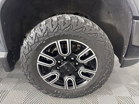 Used 2020 GMC Sierra 2500 AT4 w/ AT4 Premium Package image 12