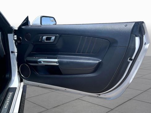 Used 2018 Ford Mustang Premium RWD image 21