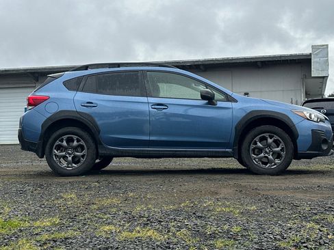 Used 2022 Subaru Crosstrek 2.5i Sport w/ Moonroof Package AWD/4WD image 3