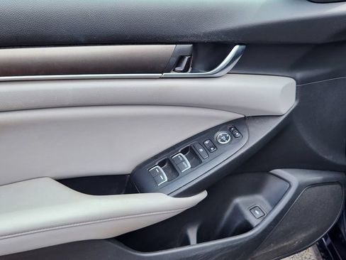 Used 2018 Honda Accord LX image 15