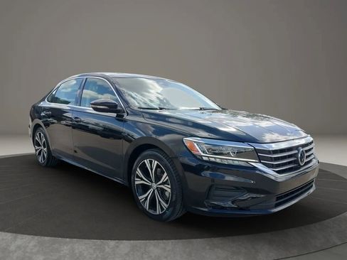 Used 2021 Volkswagen Passat 2.0T SE w/ Luggage Net & Mats Package image 11