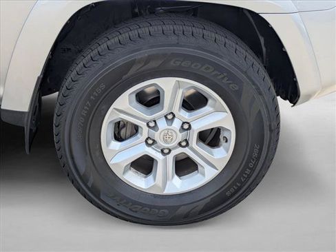 Certified 2021 Toyota 4Runner SR5 Premium w/ Moonroof Package AWD/4WD image 25