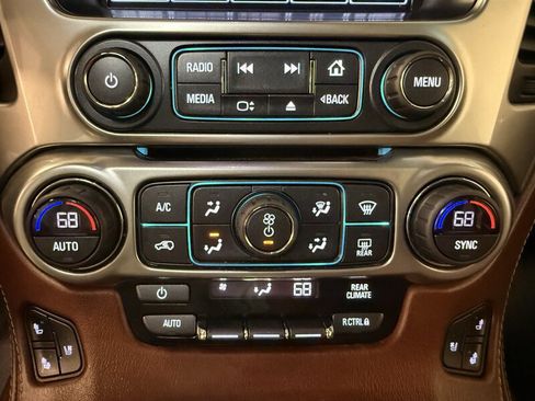 Used 2018 Chevrolet Tahoe Premier AWD/4WD image 23