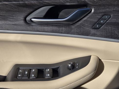 Used 2022 Jeep Grand Cherokee Limited 4xe image 23