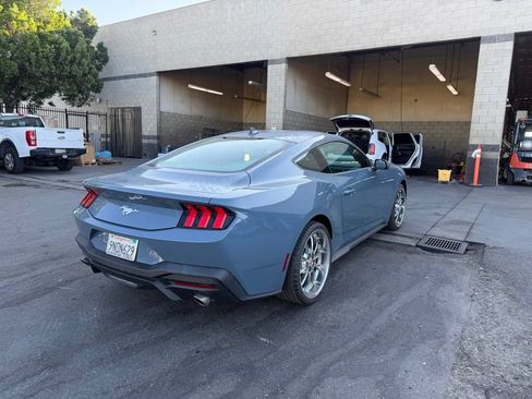 Used 2024 Ford Mustang Coupe RWD image 3