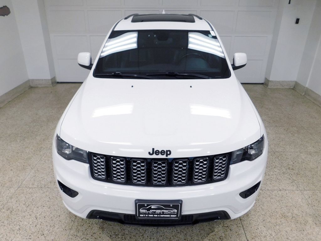 Used 2020 Jeep Grand Cherokee Altitude AWD/4WD image 13
