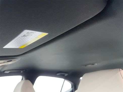 Used 2025 Genesis G70 2.5T image 75